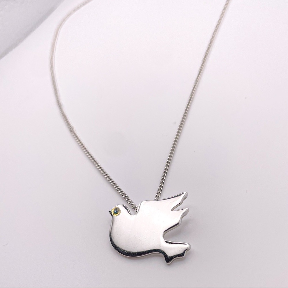 Vintage 1970’s Signed Avon Shiny Silver Tone and Rhinestone Peace Dove Necklace